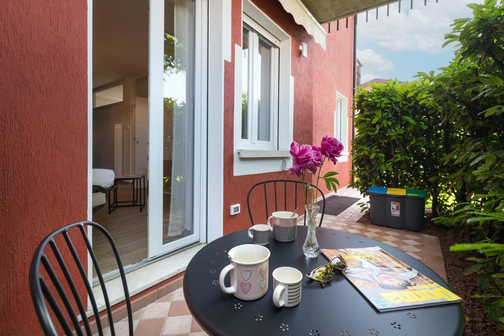 Belle Maison - Du Lac Apartments Sirmione Eksteriør billede